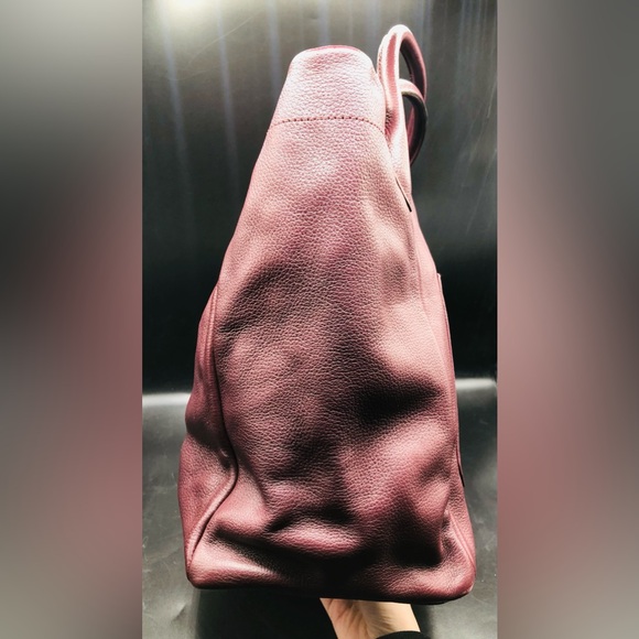 Dooney & Bourke Belvedere Logo Lock Tote Burgundy Pebbled Leather Maroon Red - Picture 4 of 16